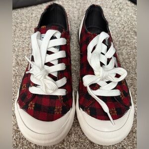 Rocket Dog Red and Black Plaid Sneakers